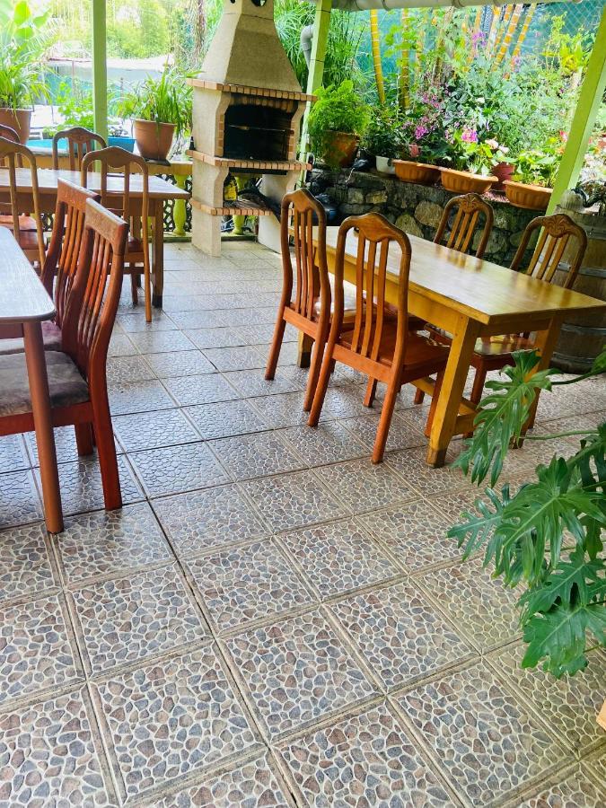 Chambres D'Hotes L'Orchidee Rose Salazie Exteriör bild